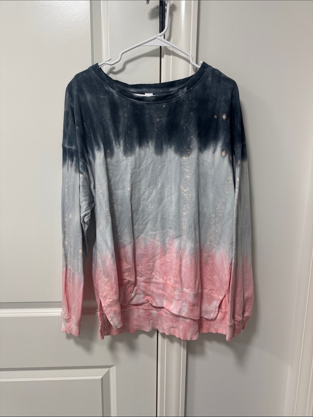 Tie-Dye Ombre Long Sleeve Top in Black, Gray & Pink